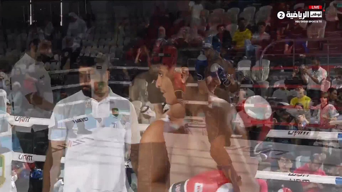 بعد أداء مميز .. نزال قوي يُحسم بفوز مستحق للاعب الركن الأزرق 🥊 بطولة الإمارات للكيك بوكسينج للشباب 2026 .. 📺 #أبوظبي_الرياضية 2️⃣