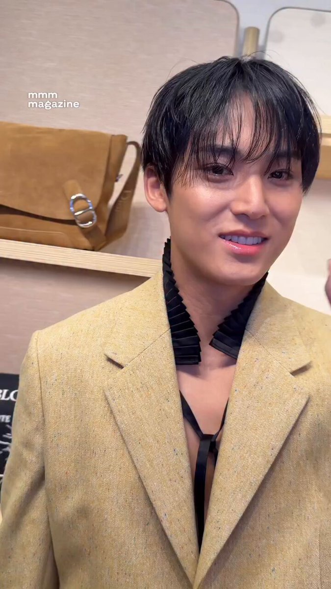 MINGYU AT THE DIOR SHINSEGAE BOUTIQUE OPENING #민규 (via mmm_mag_official) 🔗 #MINGYUxDior Dior 세븐틴(SEVENTEEN)