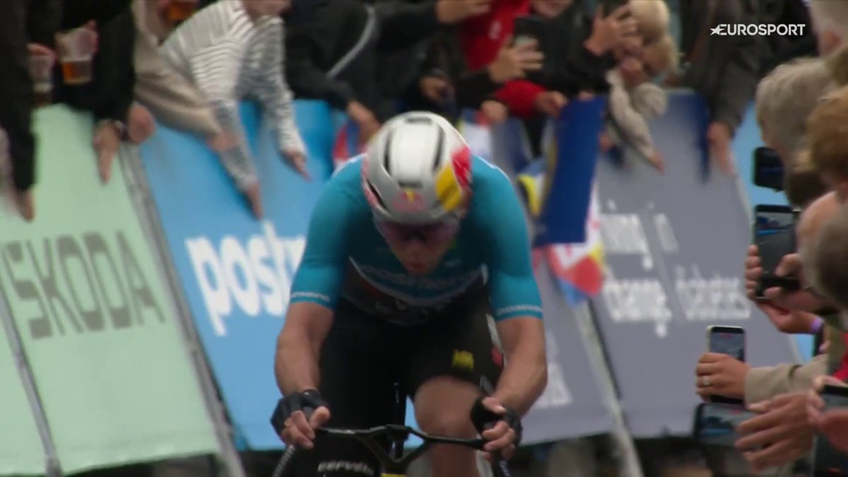 🚴🇩🇰 | Wout van Aert wordt in Vejle uitgedaagd door Kubis, maar het blijft bij een test. Hij kraakt niet. Drie uit drie voor WVA! 🙌🇧🇪 #tourofdenmark Koers 👀 HBO Max