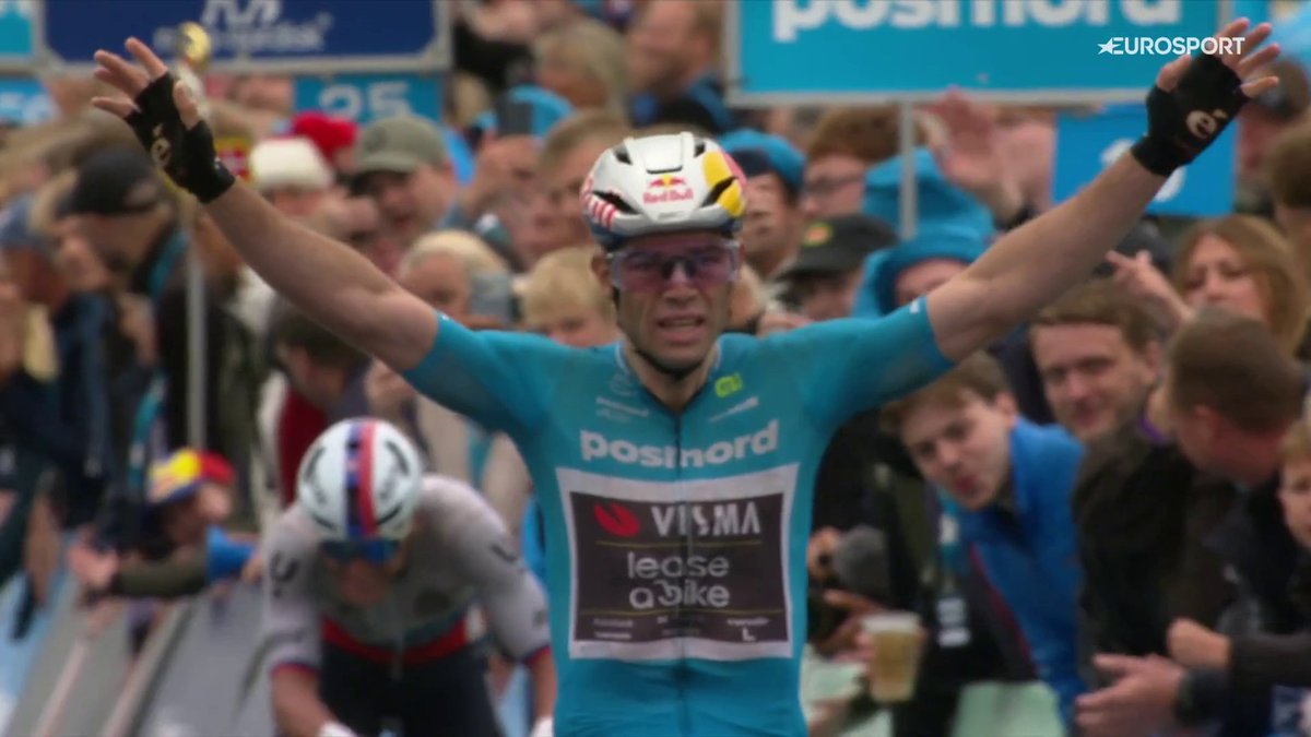 VAN AERT È IMPLACABILE 🔥🔥 Il belga resiste all’attacco di Kubiš e si prende di forza la terza vittoria a questo Giro di Danimarca 💪 #Ciclismo #Cycling #WVA #PNDKR26