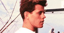 President Trump asks RFK JR on the progress of his AUTISM research, then casually brings up his uncle, JFK watching over them all on the wall.