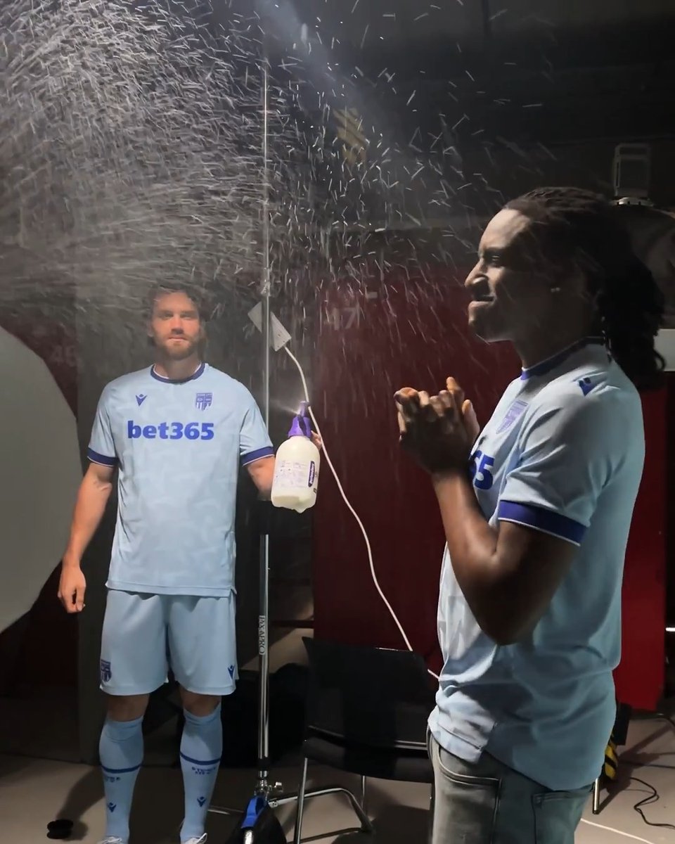 "Nothing silly" 😅 Behind the scenes of a cold, wet kit shoot 🎬