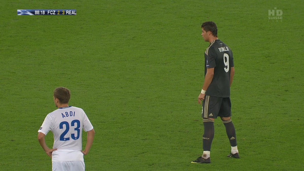 Ronaldo’s first UCL game for Real Madrid after he was signed from Man U. Just look at the flair bro😭😭🤍
