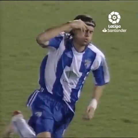 🎨 Allá por el año 2004 nació 'El David de Miguel Ángel' en La Rosaleda de Málaga y del Málaga CF ⚽ Una obra de arte, GOLAZO. De los mejores que han visto mis ojos en Primera División. Directo al museo de #LaLiga