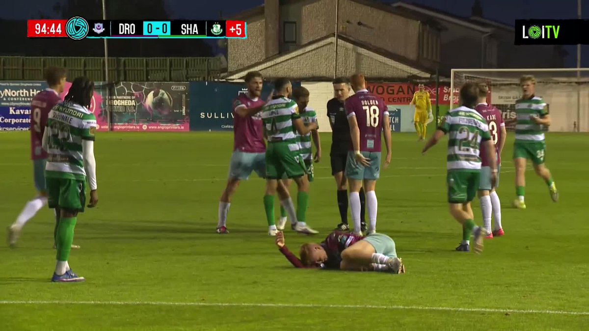 Roberto Lopes was shown a straight red card for his foul on Shane Farrell in the closing stages at Sullivan & Lambe Park ๐ฅ