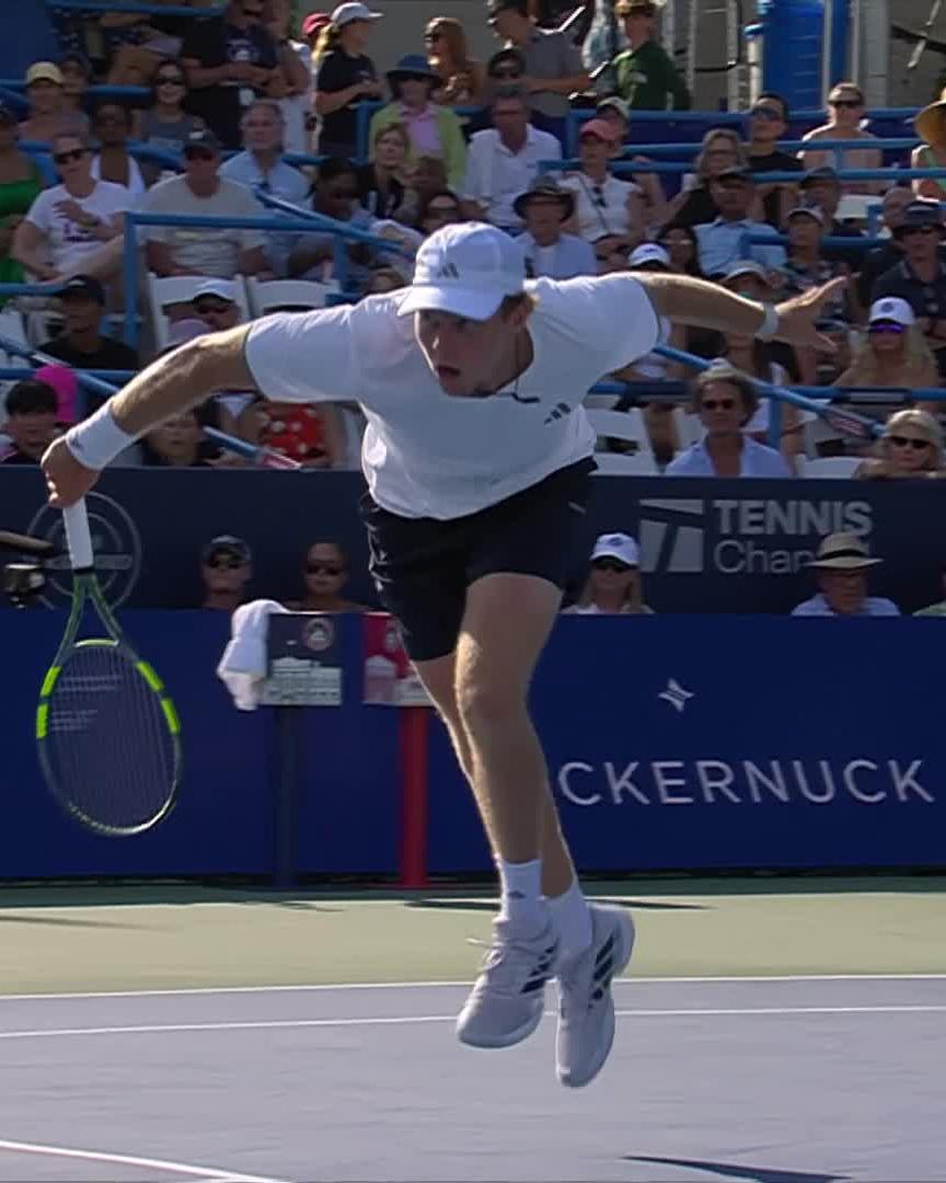 Textbook volley 🔥 Alex Michelsen making moves vs Fritz at #MubadalaDCOpen