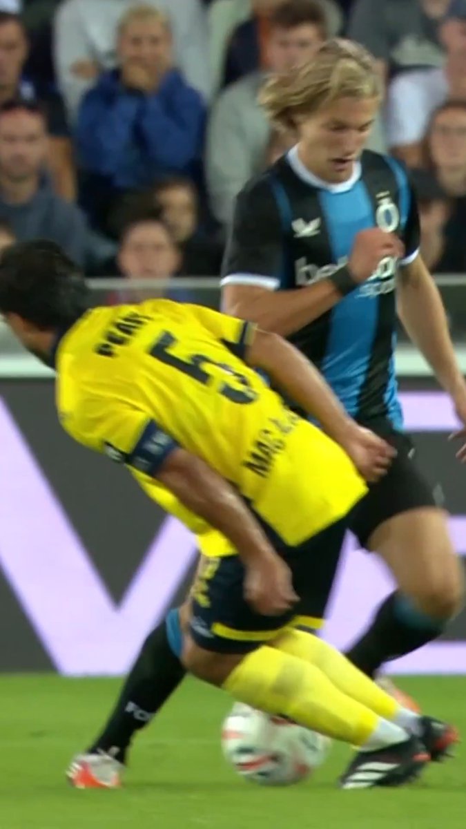 Por dios el gol que hace Kevin Mac Allister en la final de la supercopa de Bélgica.