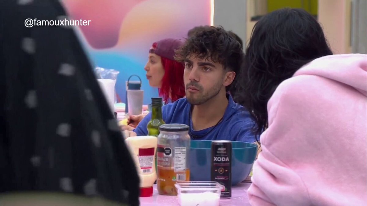 FEDE HABLA DE SUS ENTRADAS Fede: O sea, tengo entrada, mi padre tiene 60 y... Aranza: Ah te queda cabrón el pelo hacia atrás eh Fede: Noo, que mal estás #LaCasaDeLosFamososMéxico #LaCasaDeLosFamososMx
