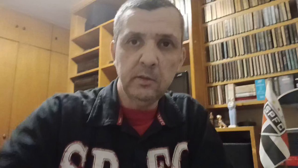 "Alguém me disse" q HARRY MASSIS será tema de matéria do SBT NEWS na 2ª feira às 12h. Uma das revelações seria a de q sua empresa de estacionamentos deve R$ MILHÕES à Receita Federal. E dizem q isso nem é o pior. Dê um clique no vídeo abaixo (não esqueça de ativar o som):