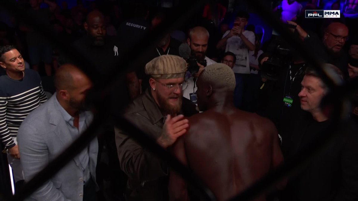 Moustapha Diakhaté formally introduced himself to @JakePaul after his huge 1st round KO win 🤝 #PFLNY