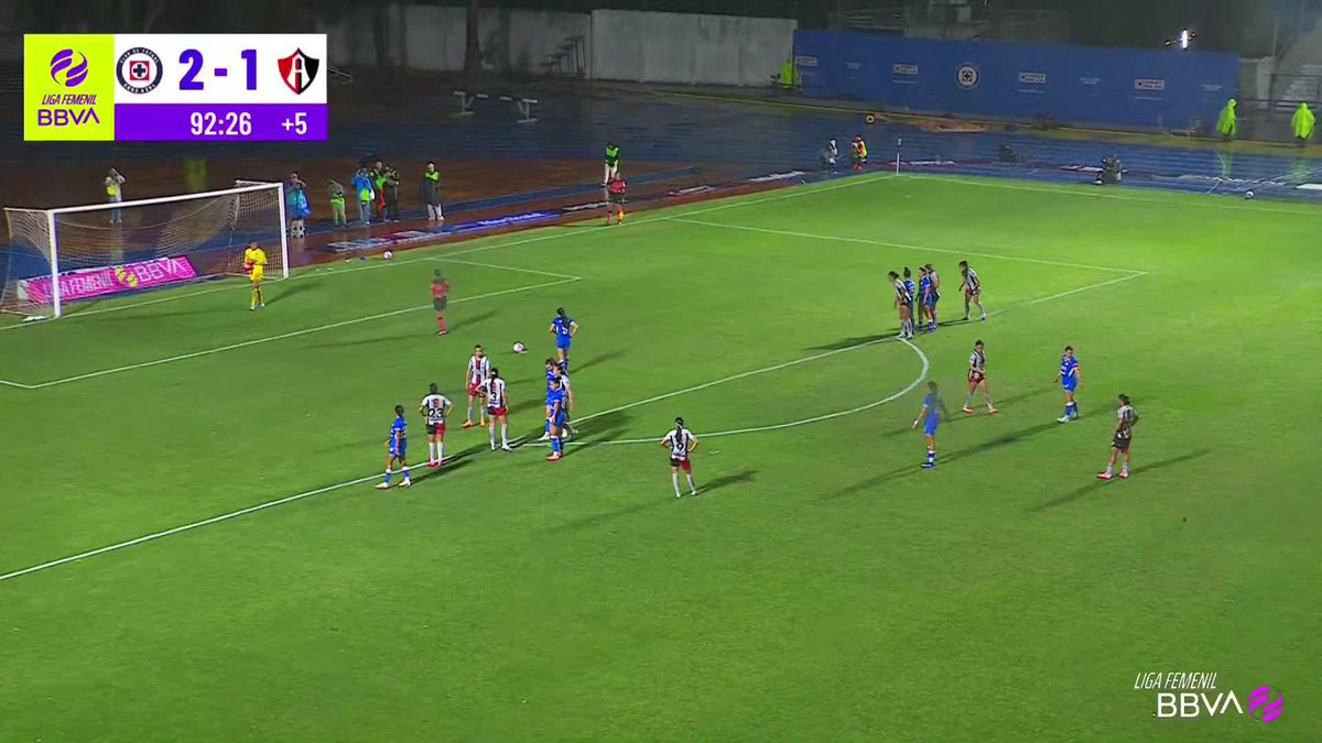 90+4’ 🇬🇹 Ana Lú Martínez desde los 11 pasos concreta el tercero de Cruz Azul. ✅ Síguelo en 🔴 VIVO: 📲YT: 📲 FB: #LigaFemenilDndSea | #CAZvsATS