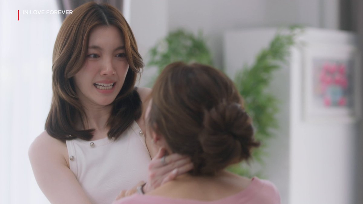 what does it have to take for runch’s mother to finally leave them alone and accept that this is what makes her daughter happy 😭 LINGORM ILF EP7 #วาดฝันวันวิวาห์EP7 #InLoveForever #หลิงออม #LingOrm #Lingling #Orm #หลิงหลิงคอง #ออมกรณ์นภัส #LinglingKwong #OrmKornnaphat