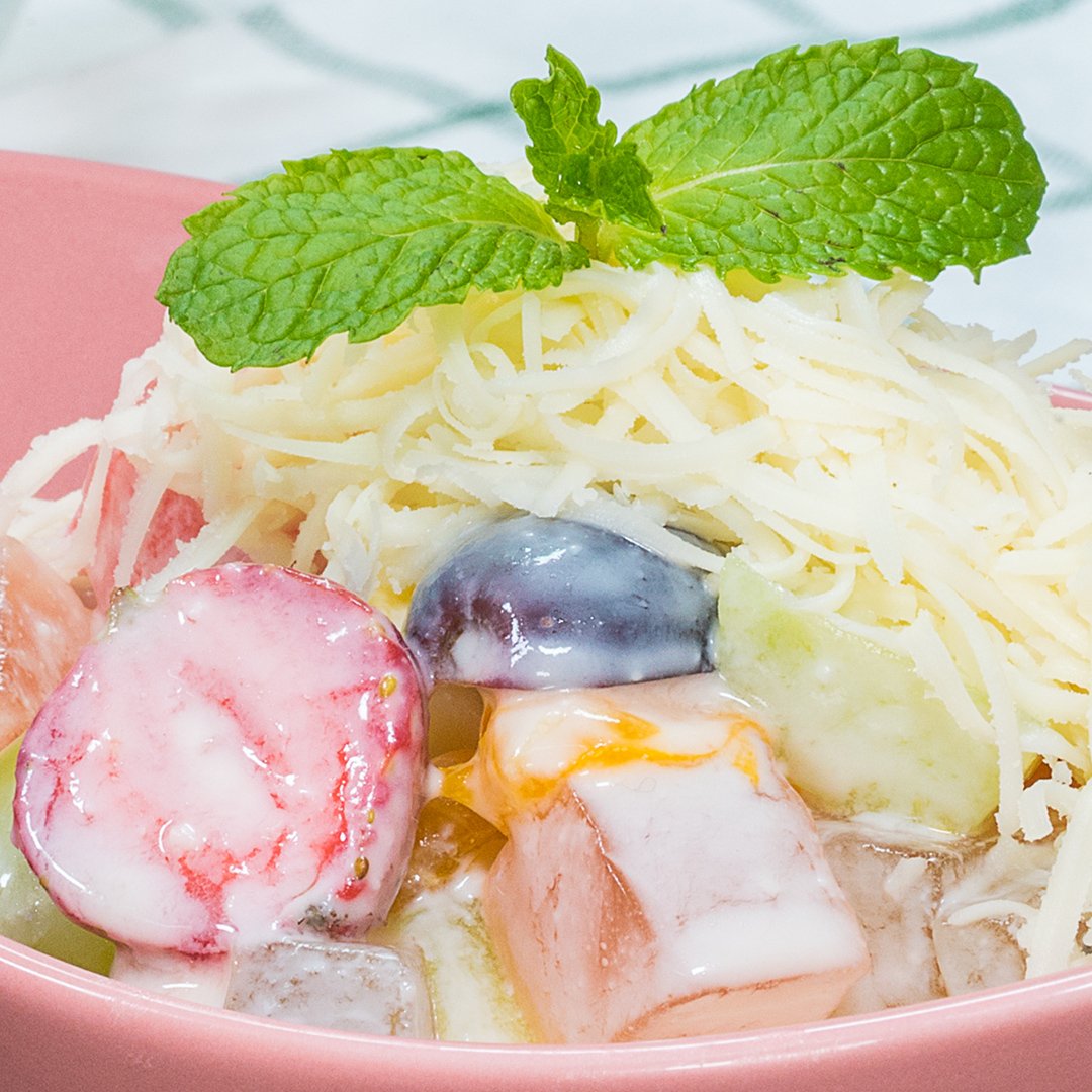 Salad buah yogurt ini segar, creamy, dan bikin nagih!🍓😋