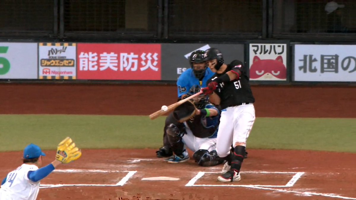 恐ろしや #山口航輝 😲😲😲 わずかでもコースが甘くなれば 吸い込まれるような強烈スイングで あっという間にフェンス際へ運ぶ⚡️⚡️⚡️ #chibalotte #ベースボールLIVE で配信中[初月無料]