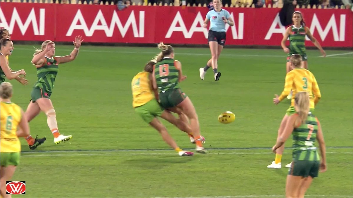 "The Great (Vikki) Wall of Ireland." What a bump from the Roo 😤