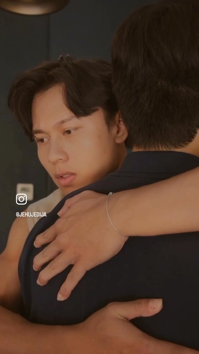 Bang Jedi main BL judulnya “Saranghaeyo di Polandia” 😭🤣
