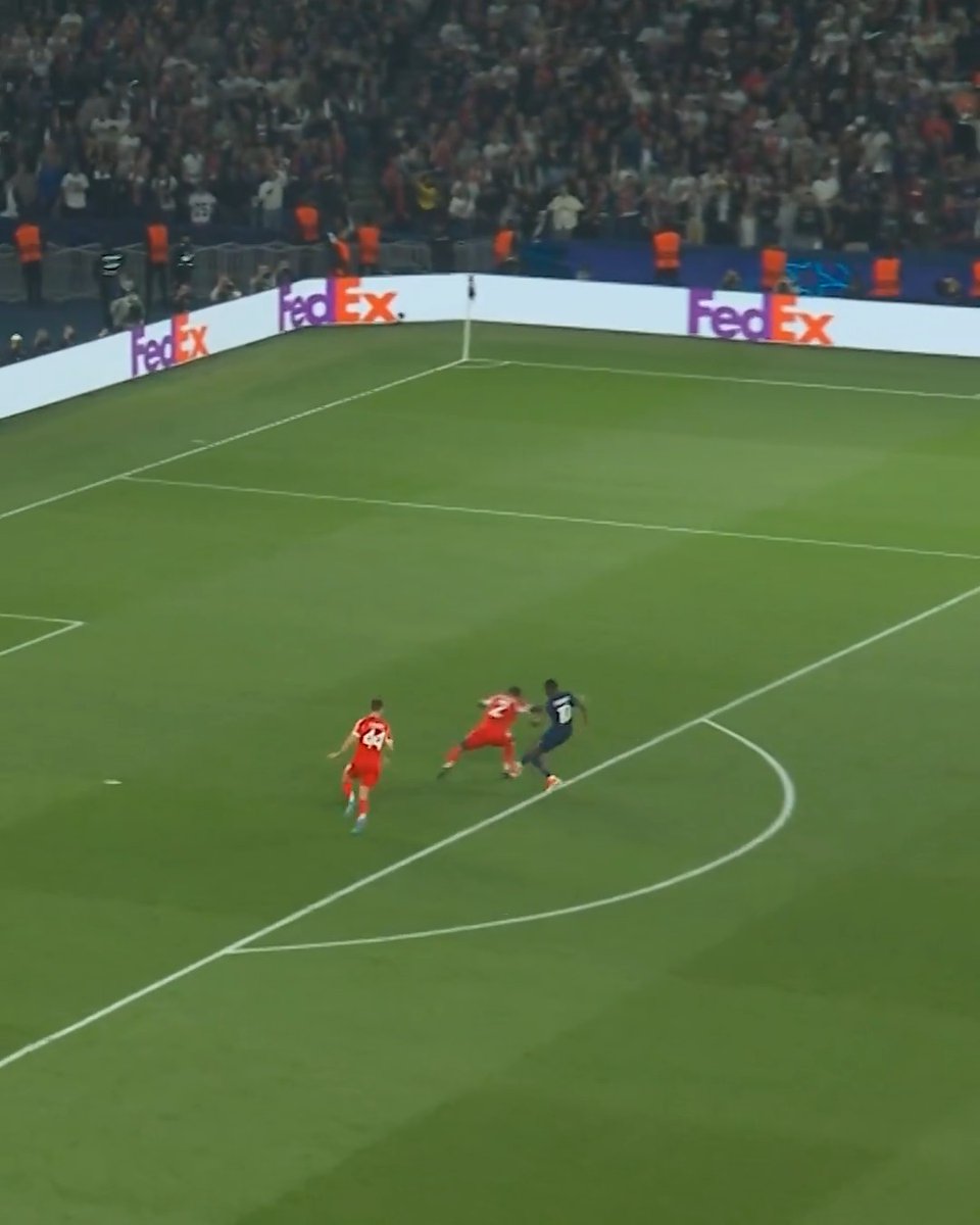 Cette défense de Dayot Upamecano sur Ousmane Dembélé. 😮💨 (🎥 UEFA Champions League)