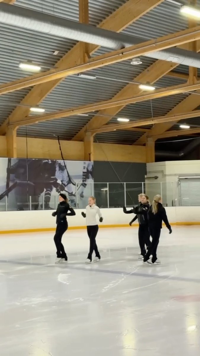 No off days. 🚫 Off-season training with the Helsinki Rockettes is locked in: new season, new goals. 💪🔥 #SynchroSkating