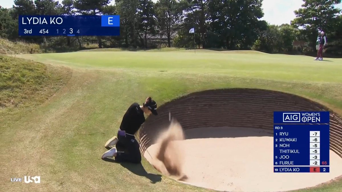 RIDICULOUS PAR SAVE 🤯 Lydia Ko struggles out of the bunker...then holes out to save par