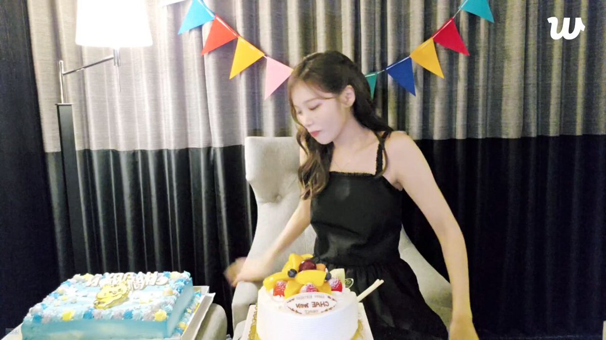 Chaewon with her birthday dance 😭😭