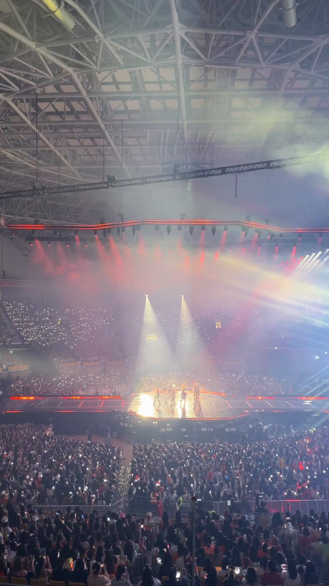 [스키지기] Stray Kids World Tour <RUN IT SEOUL> DAY4 오늘의 우리 이야기도 남겨질 history💖 #StrayKids #스트레이키즈 #RUN_IT #RUN_IT_SEOUL #THIS_AND_THAT #StrayKidsComeback #YouMakeStrayKidsStay