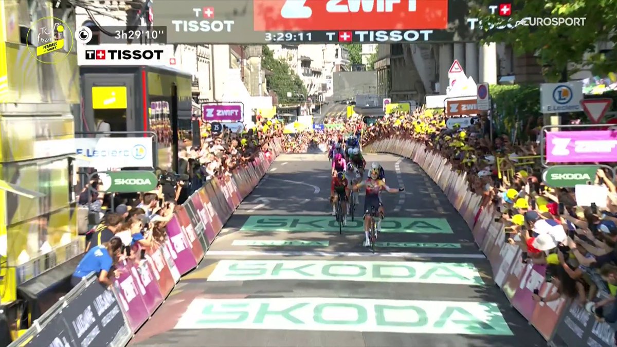 Lorena Wiebes passed over the hill with the best puncheurs and GC riders and as expected, she smoked them in the sprint with her superior power. ⚡️ Le Court Pienaar finished 2nd ahead of Vollering and Pieterse. #TDFF2026