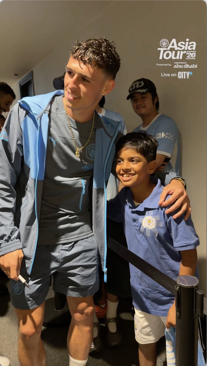 A special @philfoden homemade shirt 🩵👕
