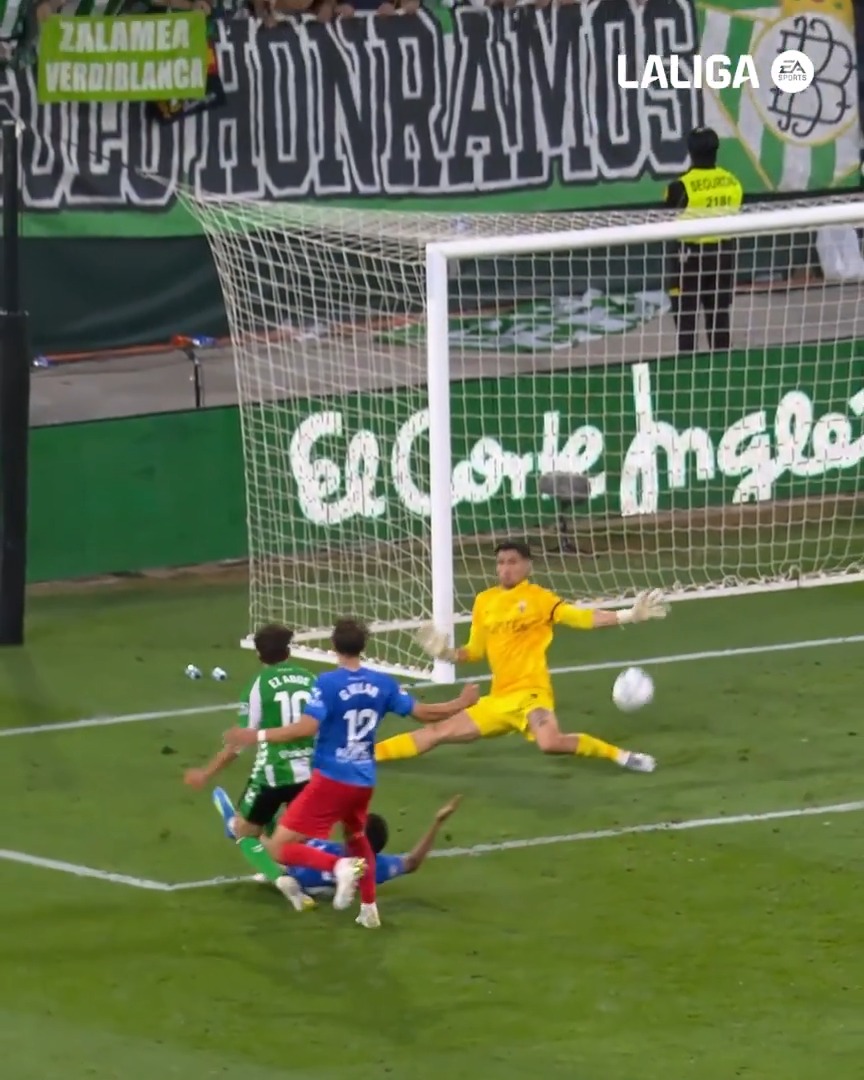 𝗠𝗨𝗥𝗢 𝗗𝗜𝗧𝗨𝗥𝗢. 🧤 Elche Club de Fútbol | LALIGAHighlights