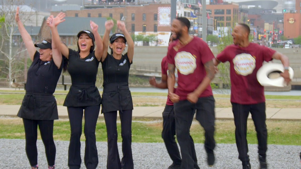 Seven teams remain in the competition! This week, the food trucks head to Franklin to compete along the Tennessee Whiskey Trail. Watch a NEW episode of #GreatFoodTruckRace tomorrow at 9|8c!
