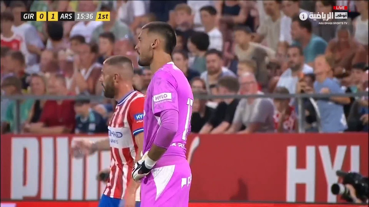 ⚽️ كاي هافيرتز يفتتح التسجيل لأرسنال.. 🔴 هدف أول للمدفعجية في الدقيقة 16 عبر كاي هافيرتز، ليمنح أرسنال التقدم أمام جيرونا في المواجهة الودية على ملعب مونتيليفي. 📺 تابعوا المباراة مباشرة الآن على#أبوظبي_الرياضية 1 🎙️ عيسى الحربين.