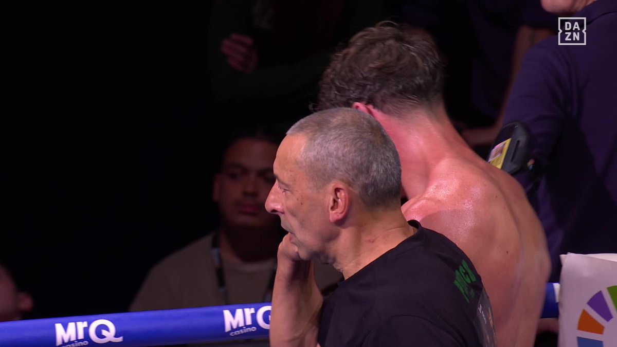 WOW WHAT A KNOCKOUT!!! 😱 #OLearyChamberlain | LIVE NOW on DAZN ▪️
