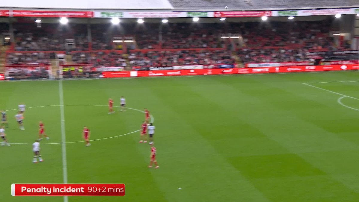 🗣️ “I’ve no idea what Hearts are doing defensively, they’re all over the place.” 🗣️ “It’s a penalty kick and it is a red card. There’s no attempt to play the ball.” Analysis of Stuart Findlay’s red card and Aberdeen's winner from the spot ⤵️