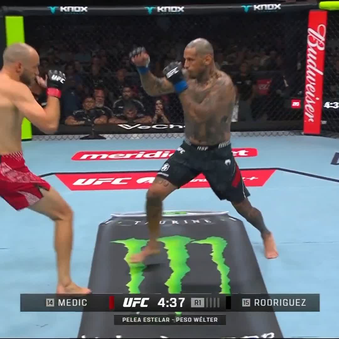 SE ACABÓ TODOOOOO⚠️ 🇷🇸 Uroš Medić solo necesitó 30 segundos para noquear en casa 🚨 #UFCBelgrade | Ver en vivo por Paramount+ Deportes