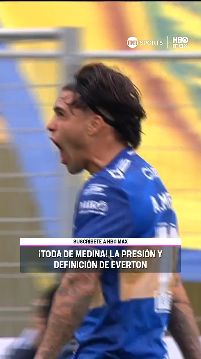 👏⚽🔵 ¡Increíble jugada del charrúa! Alan Medina aprovechó los errores en la salida de #ColoColo para presionar a Víctor Felipe Méndez y marcar el primero de Everton en este #MatchdaySábado. ¡Disfruta la #LigaDePrimeraMercadoLibre 2026! Suscríbete a #TNTSportsenHBOMax 📲