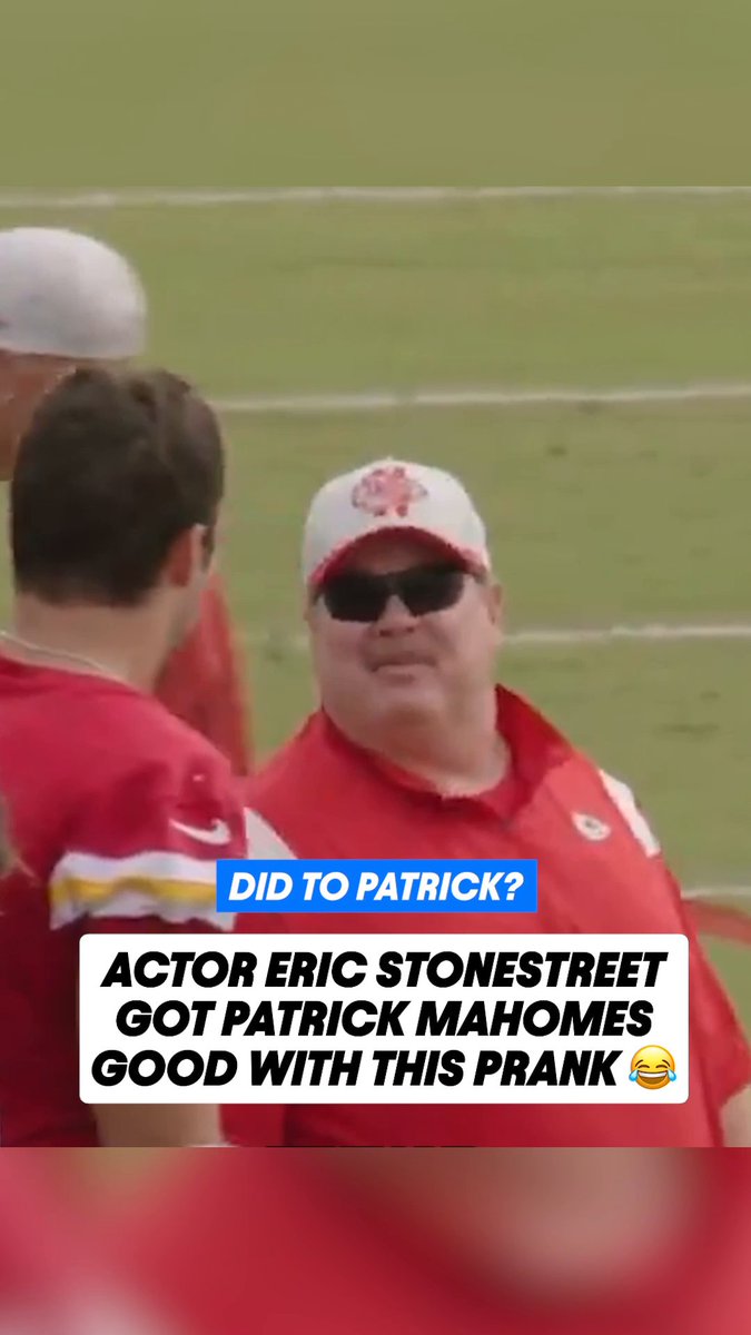 Travis going along with it is gold 😭 (via @chiefs)