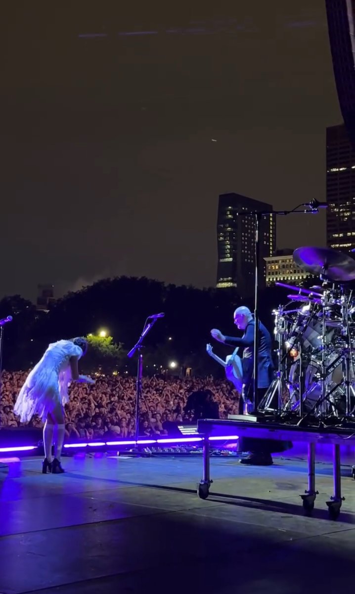 And then, as the rain fell over Lollapalooza, Olivia Rodrigo walked onstage… A surprise acoustic performance of “Thirty-Three” with The Smashing Pumpkins. There’s nothing quite like playing our hometown. Chicago, you gave us a moment we’ll never forget.
