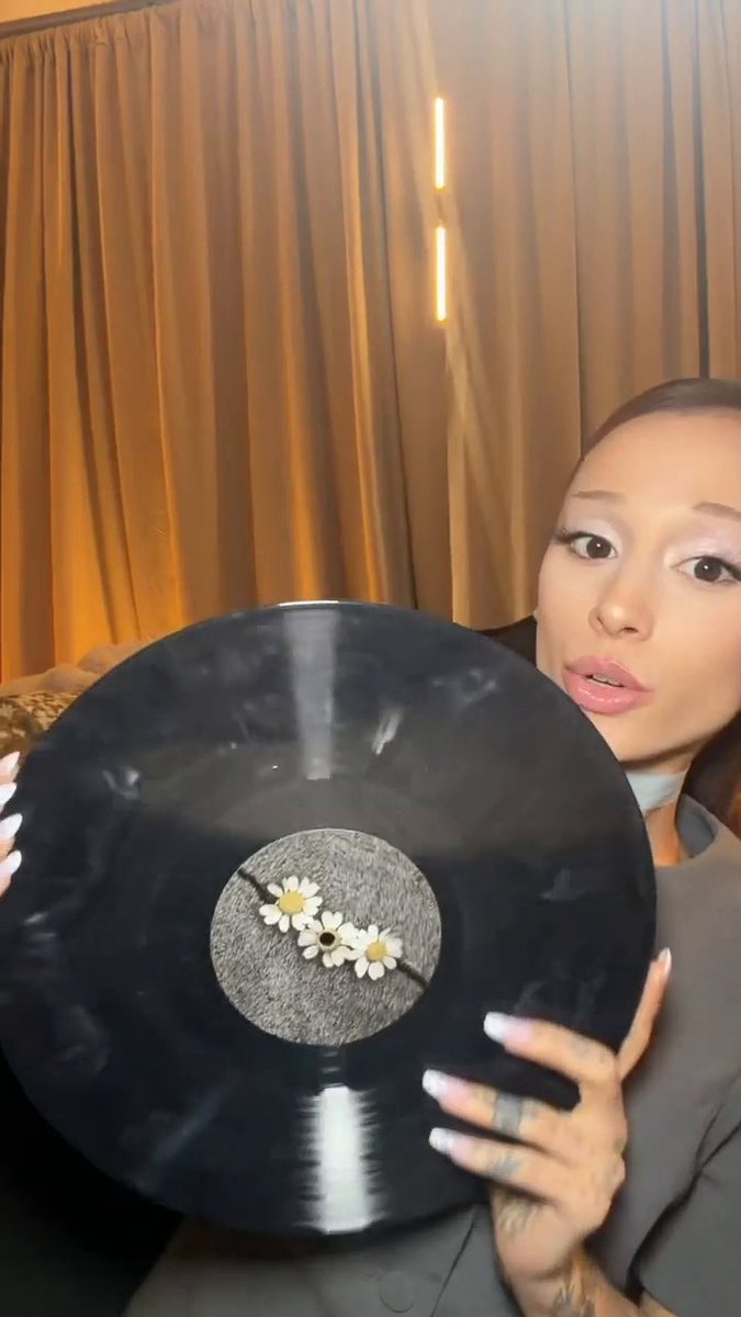 we got big feelings about Ariana Grande’s Amazon exclusive petal vinyl 😌 Team Ariana ➡️