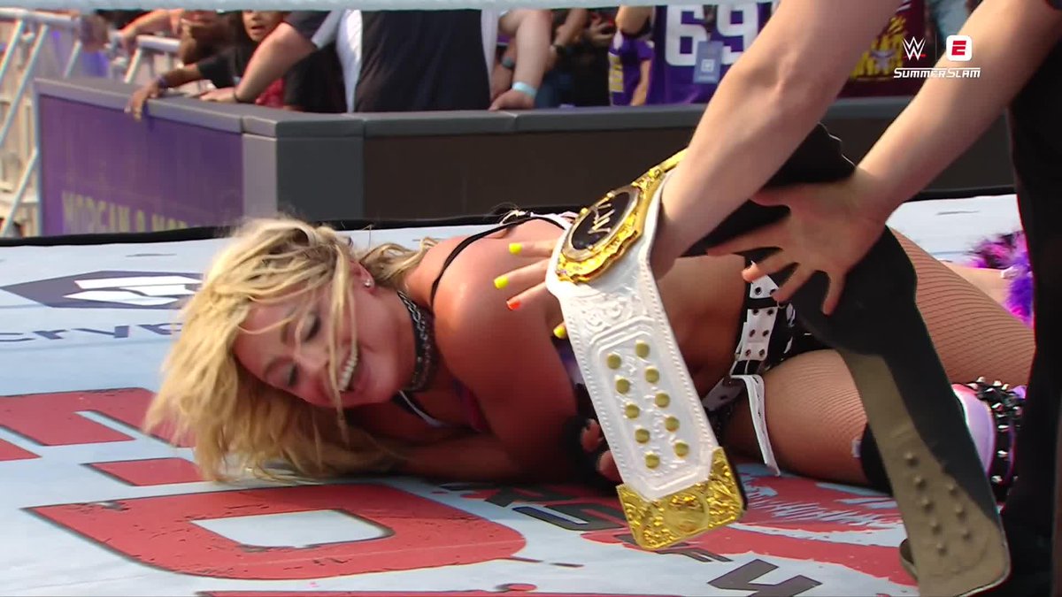 LIV MORGAN RETAINS 🏆 WHAT A WAY TO KICK OFF #SUMMERSLAM❗️