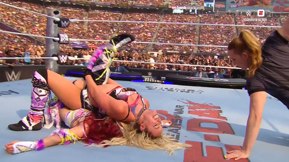 WOW 🤩 LIV Morgan retains the Women's World Title after a BATTLE at #SummerSlam!