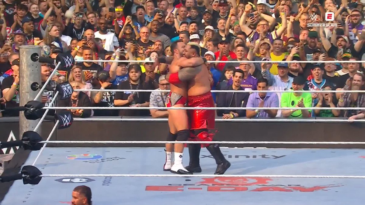 You love to see it! 🤝 #SummerSlam