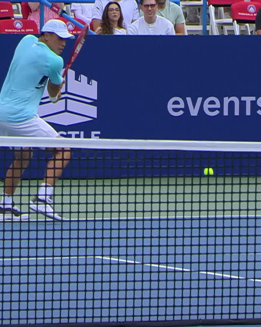 Hit me with your best shot 🎯 Brandon Nakashima absorbing all Fritz's power and giving it right back at #MubadalaDCOpen