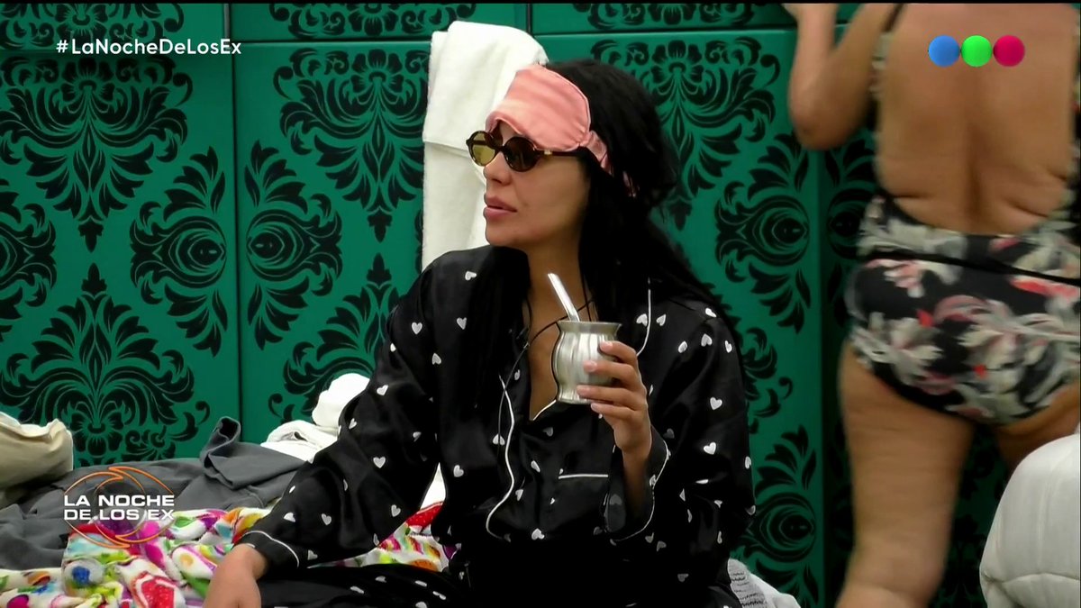 Charlotte tiene sus sospechas sobre la salida de Cola 😅 #LaNocheDeLosEx ahora con Robertito Funes por Telefe #GranHermano #GeneraciónDorada