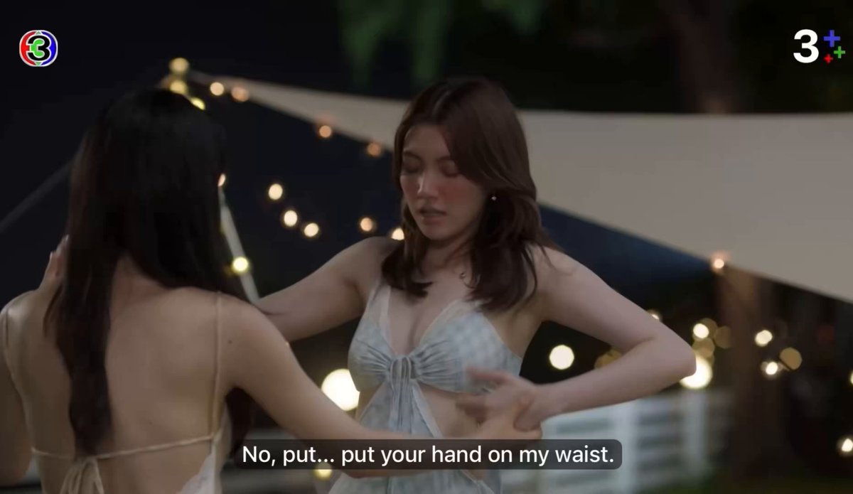 la tension sexual que había aquí me hizo sentir mas cosas que una escena de cama.