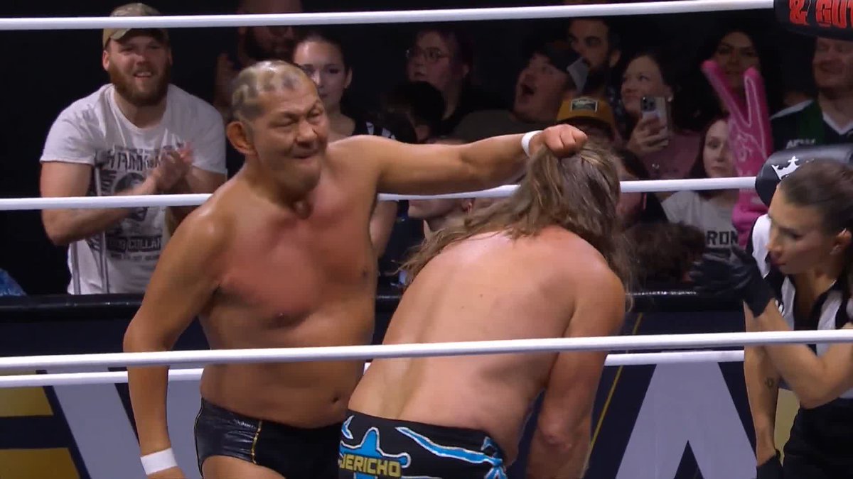 チョップ合戦といえば、鈴木みのるとクリス・ジェリコが約10分にわたってひたすらチョップを打ち合った試合も忘れられないわ 意地と意地のぶつかり合い… これぞプロレスの醍醐味