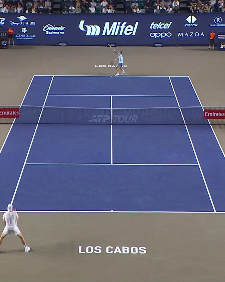 Gea cruises through the opening set, 6-3, to take the early lead in the #LosCabosTennisOpen final ๐