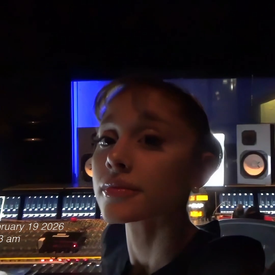 ariana presenting the first draft of "big feelings" to ilya in the studio.. need more videos like this!