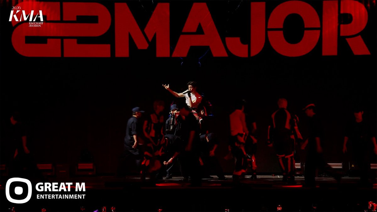 [🎥] 82MAJOR(82메이저) W.T.F + TROPHY + Sign Remix @ KMA 2026 (1min) 🔗 #82MAJOR #82메이저 #에이티투메이저