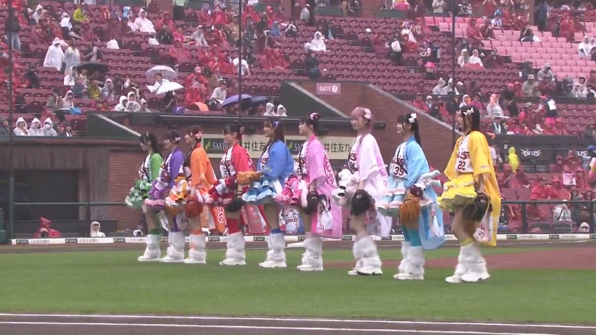 今日のセレモニアルピッチは #いぎなり東北産 のみなさん🎤💖 9人全員で一斉に投球⚾ それぞれの想いがこもったボールは、見事なナイスピッチングでした👏✨ #RakutenEagles #強鷲革新