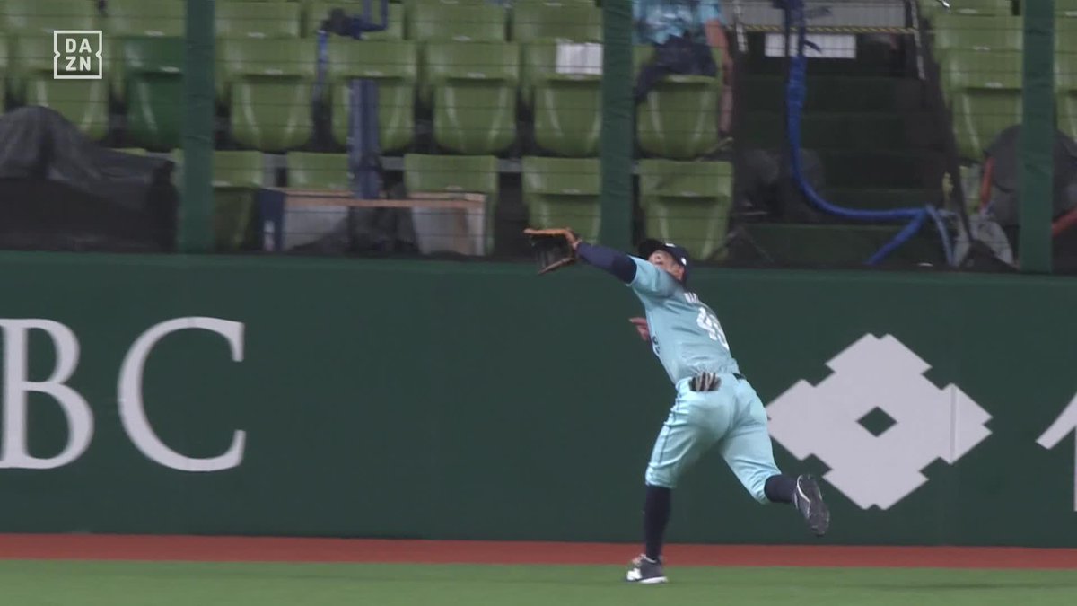 おかえりなさい 超人的な脚力で追いついた 若林楽人 ダイビングキャッチ ⚾️西武×オリックス #seibulions #だったらDAZN