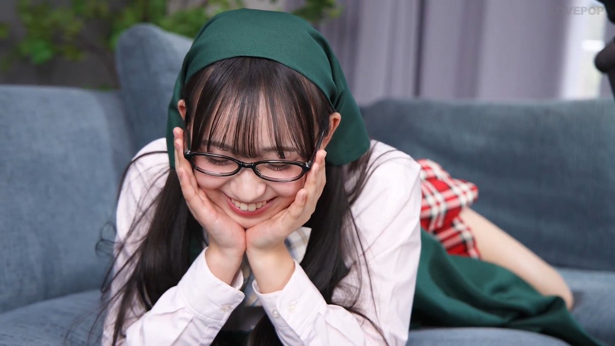 【making】撮影時の動画をチラ見せ👀【movie】 model・入間ゆいちゃん(入間ゆい) 撮影中に横からこっそり撮っていてもこの可愛さ なんだかツボにはまってしまったようで こちらも笑顔になりますね😊 本編はこちらから